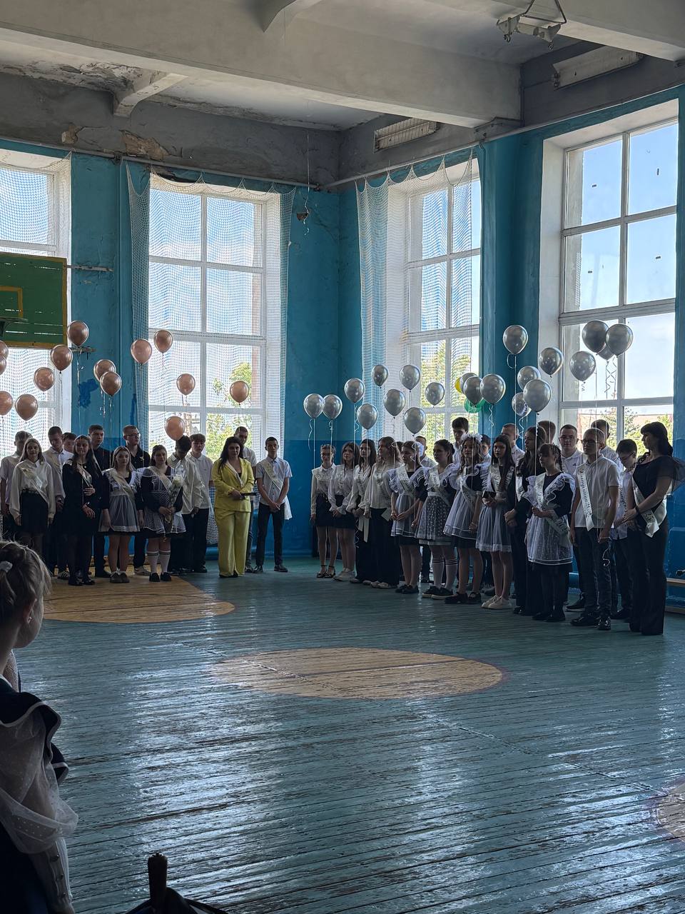 В школе прозвенел Последний звонок!.